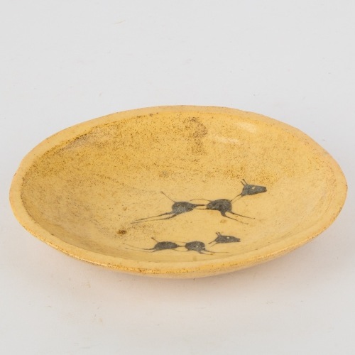 An Early and Rare Len Castle Dish with Primitive Design