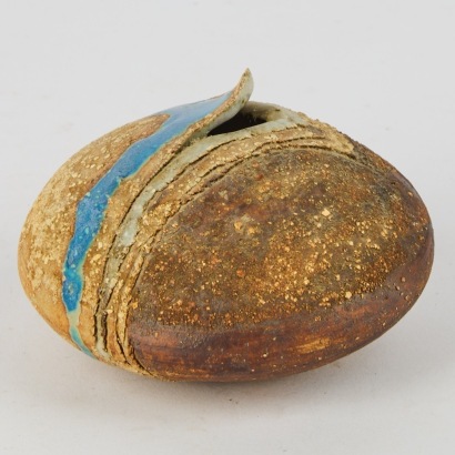 A Doris Dutch Disc Formed Vessel