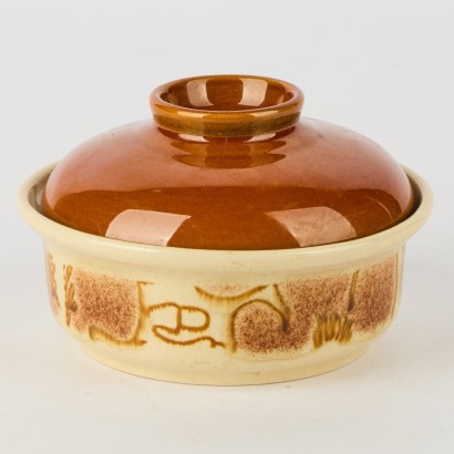 A Crown Lynn Interlude Casserole Dish, 1977