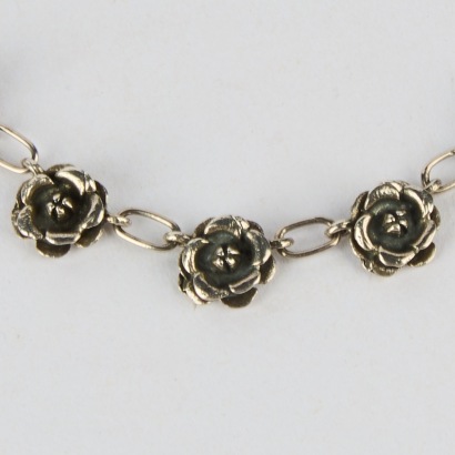 A 1940s Sterling Silver Rose Necklace