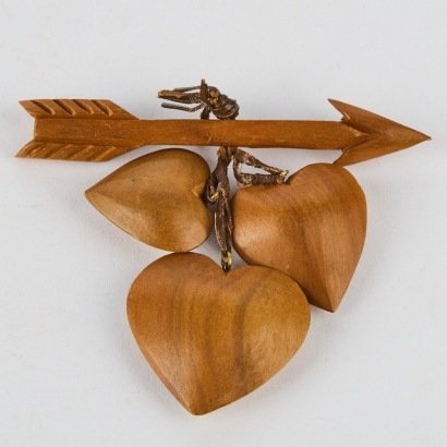 A Vintage 1940's Wooden Hearts and Arrow Brooch