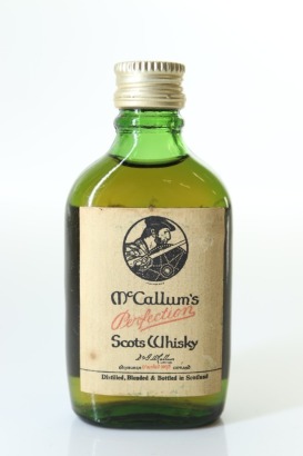 (1) McCallum's Perfection Blended Scotch Whisky Miniature