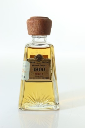 (1) Casa Cuervo 1800 Tequila Anejo Miniature, Jalisco, 50ml, 38% ABV