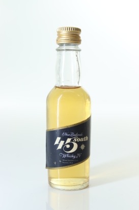 (1) Wilson Distilers 45 South New Zealand Whisky Miniature