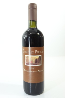 (1) 2005 Corte in Poggio Montepulciano d'Abruzzo, Italy