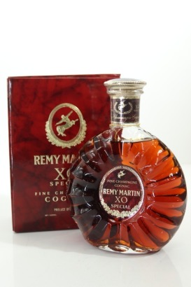 (1) Remy Martin X.O. Special Fine Champagne Cognac (pre-Excellence branding), 40% ABV, Circa. 1980's (GB)