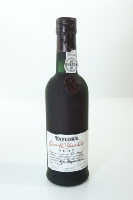 (1) Taylor Fladgate Over 40 Year Old Tawny Port Bottled 1995, Portugal, 375ml, 20% ABV
