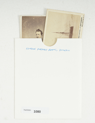 London Portrait Rooms, Dunedin/James Bragge