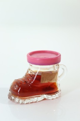 (1) Boot Shaped Miniature