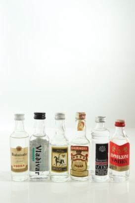 (1) Mixed Miniatures, 6 Bottles Sold as One Lot