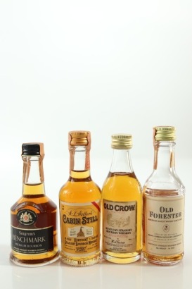 (1) Mixed Bourbon Whiskey Miniatures, USA, 4 Bottles Sold as One Lot