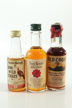 (1) Mixed Bourbon Whiskey Miniatures, USA, 3 Bottles Sold as One Lot