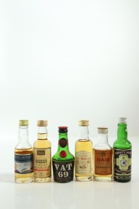 (1) Mixed Scotch Whisky Miniatures, 6 Bottles Sold as One Lot
