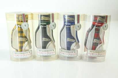(1) McGibbon's Premium Reserve Scotch Whisky Golf Decanter Miniatures, 4 Bottles Sold as One Lot