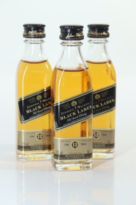 (1) Johnnie Walker Black Label 12 Year Old Blended Scotch Whisky Miniatures, 3 Bottles Sold as One Lot