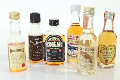 (1) Mixed whisky Miniatures, 6 Bottles Sold as One Lot