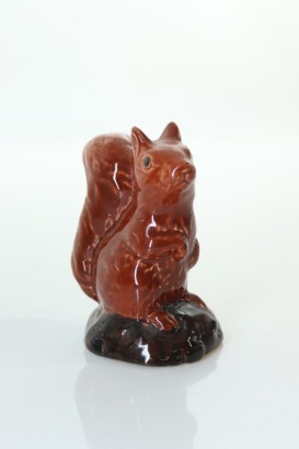 (1) Squarrel Shaped Scotch Whisky Miniature