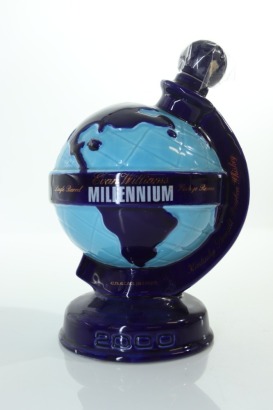 (1) Evan Williams Bourbon Millennium Ceramic Globe Decanter Commemorative Bottling, 750ml, 43.3% ABV (Bottled 1999, Distilled 1990)