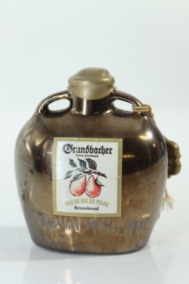 (1) Grundbacher Pear Brandy, Gold Coloured Ceramic Miniature