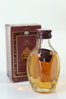 (1) Dimple 15 Years Old De Luxe Scotch Whisky Miniature