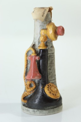 (1) vino della casa vinicola boccaccio Ceramic Miniature Phone