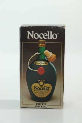 (1) Toschi Nocello Walnut Liqueur Miniature