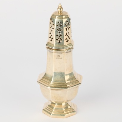 A Sterling Silver Sugar Shaker 0.148kg