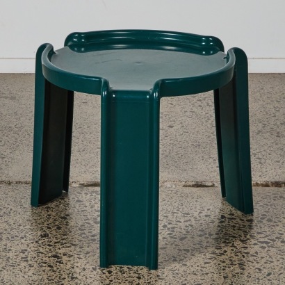A Green Nesting Table