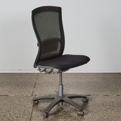 A Formway Life Chair