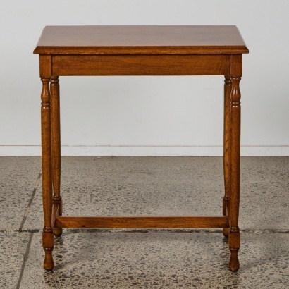A Solid Oak Entrance Way Table