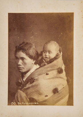 PULMAN'S PHOTOGRAPHIC STUDIO Māori woman and child