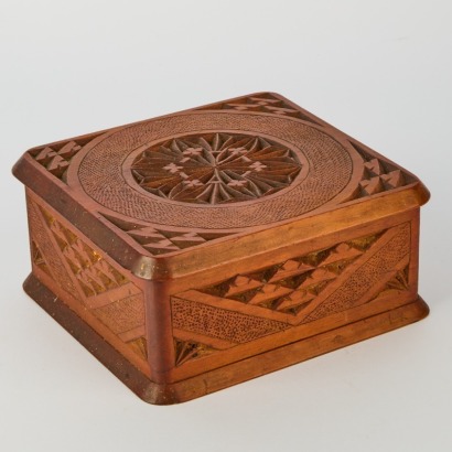 An Arts and Crafts Chip Carving Box