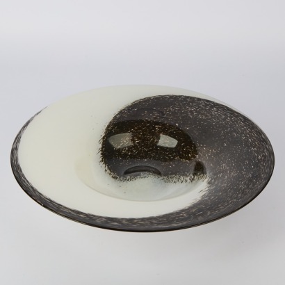 A Large Swirl Art Glass Bowl