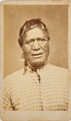 UNKNOWN PHOTOGRAPHER Three studio portraits of unidentified Māori men.