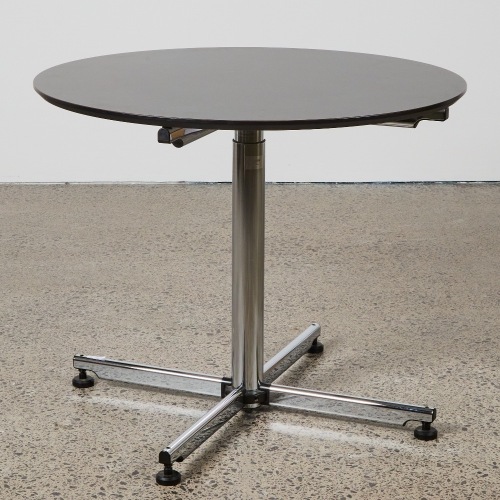 An USM Kitos Table