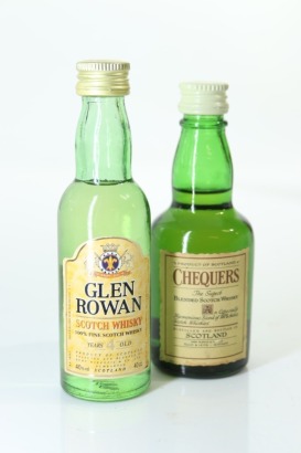 (1) Mixed Scotch Whisky Miniatures, 2 Bottles Sold as One Lot