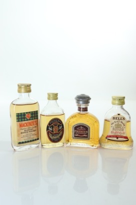 (1) Mixed Scotch Whisky Miniatures, 4 Bottles Sold as One Lot