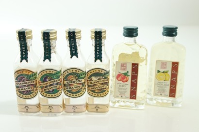 (1) Mixed Snaps/Brandy Miniatures, 6 Bottles Sold as One Lot