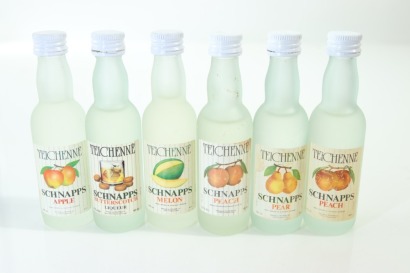 (1) Mixed Teichenne Snaps Miniatures, 6 Bottles Sold as One Lot