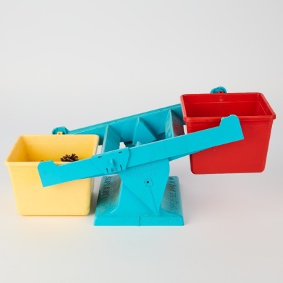 A Retro Superbeamer Toy Weighing Scales, 1976