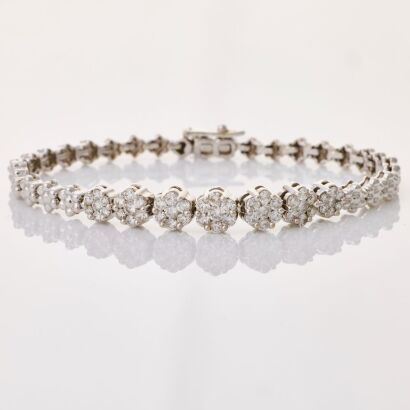 18ct White Gold, 18cm, 2.00ct Diamond Cluster Bracelet