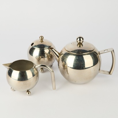 An Avanti Stainless Steel Teapot, Milk Jug and Sugar Pot Set