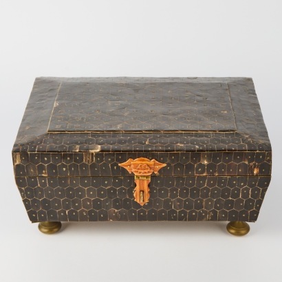 A Vintage Tessellated Horn Inlay Box