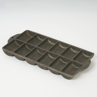 A Vintage Cast Iron Gem Iron