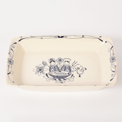 A Vintage Hand-Painted Stavangerflint Dish, Norway