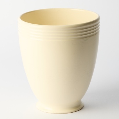 An Ernest Shufflebotham for Crown Lynn Hand-Potted #18 Vase, Largest Size