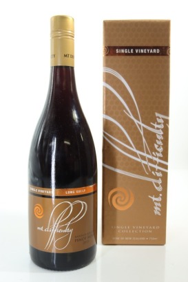 (1) 2015 Mt. Difficulty Long Gully Pinot Noir, Bannockburn