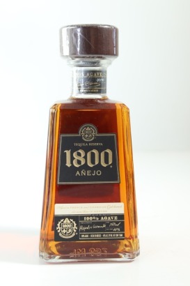 (1) Casa Cuervo 1800 Tequila Anejo, Jalisco, 750ml, 40% ABV
