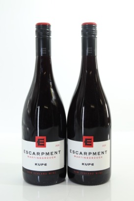 (2) 2020 Escarpment Kupe Pinot Noir, Martinboroug