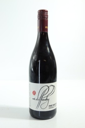 (1) 2009 Mt. Difficulty Pinot Noir, Bannockburn